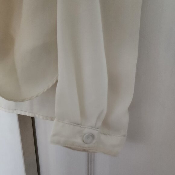 Jealous Tomato Long Sleeve Comfortable Business Blouse, Size L - Picture 5 of 7